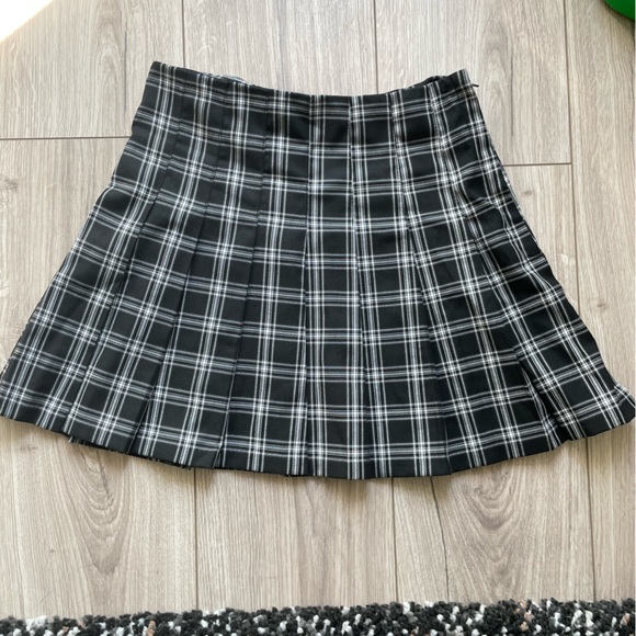 H&M Dresses & Skirts - H&M Skirt